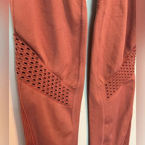 Alala leggings. Pink Sand color. Size small. - Picture 5 of 9